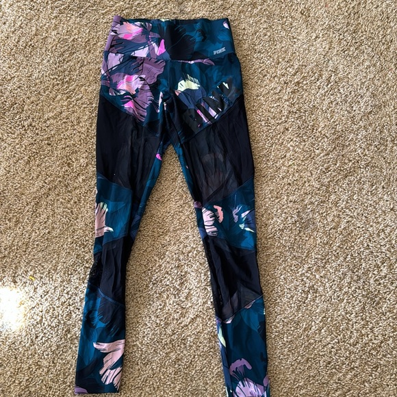 5pairs of Victoria Secrets Leggins - Picture 4 of 6